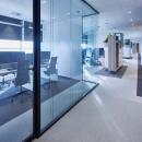 Systeemwand van glas en gipsplaten