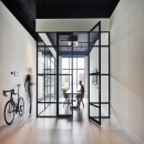 QbiQ Route 66 industrial look glass wall