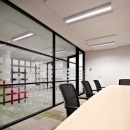 Double glass partition walls with horizontal dividing
