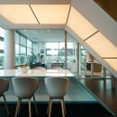 Corridor with double glass demountable walls with zero-join seam