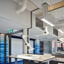 Single glass dividing wall