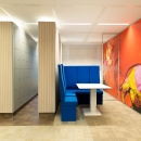Single glass wall system with glass door