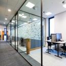 Cabinet enclosed in a single glass partition
