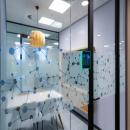 Electronic room reservation system mounted on the door frame