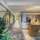 Single glass partitions with black profiles, hinges and locks
