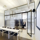 Single glass partition 