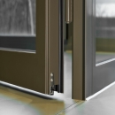 Steel hinge on EW30 fire resistant door