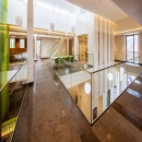 Glass balustrade system for stairwell