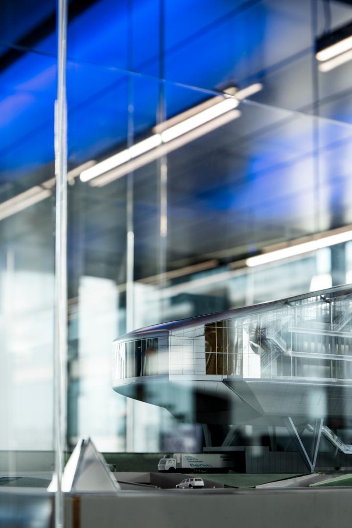 Glass seam with 0-joint at The Flow Houthavens Amsterdam 