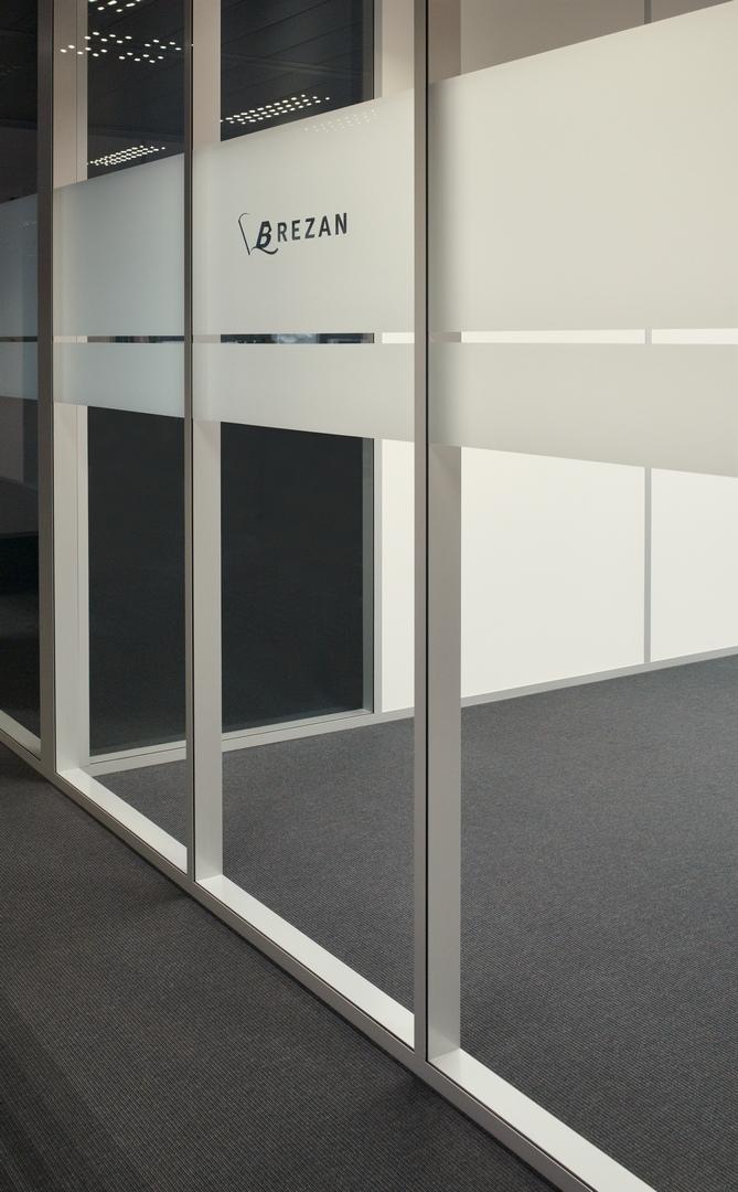 System walls double and singel glass with vertical stands