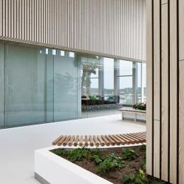 Glass partition with iQ-Single Safe with 10.10.2 layered glass