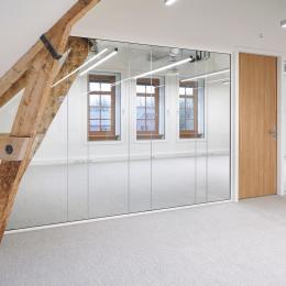 A partition wall made out of cutting loss of glass