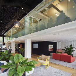 Double glass office wall with high acoustic values