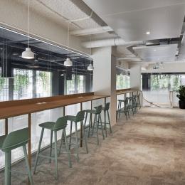 Flexible works on the mezzanine with double glass wall
