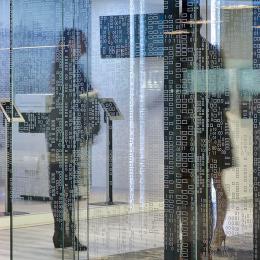 Vector pattern foil added to glass of a demountable office wall