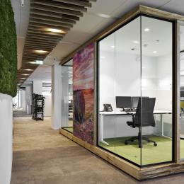 Multilple concentration rooms build with wood, aluminum and glass