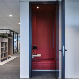 Belcel met dubbelglas kaderdeur met hoge geluidsisolatie