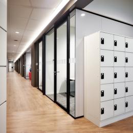 Single glass partition wall at town hall Leusden