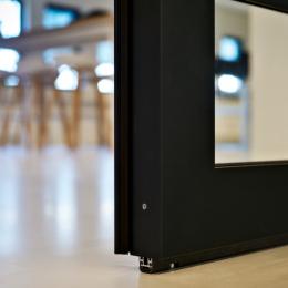 Drop seal under the aluminum framed door KDEC
