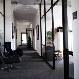 Route 66 glass partition with industrial look and feel