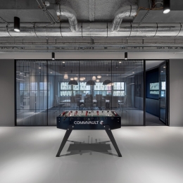 QbiQ Route 66 Bright partition at Commvault in Utrecht, Netherlands 