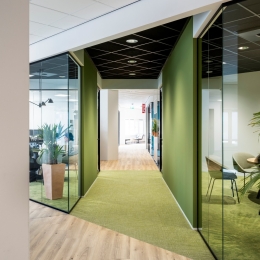 iQ Single partition with corner