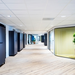 iQ Single partition with curved glass