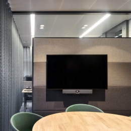 Double glass partition with partial closed sections