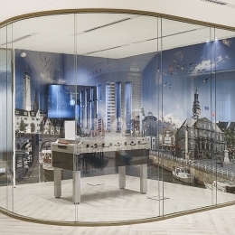 Double-glazed relax unit with curved glass panels