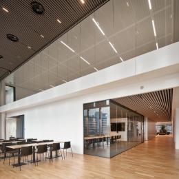 Glass partitions at Plus Ultra Leiden