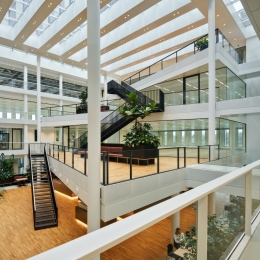 Glass partitions at Plus Ultra Leiden