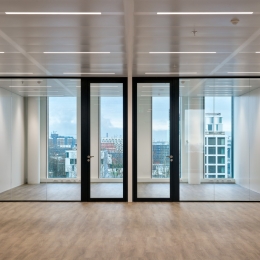 Glass partitions at Plus Ultra Leiden