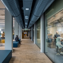Cooking classrooms with glass partitions