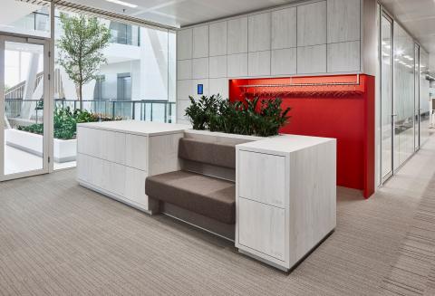 QbiQ iQ-Single glass partitions at Canon HQ