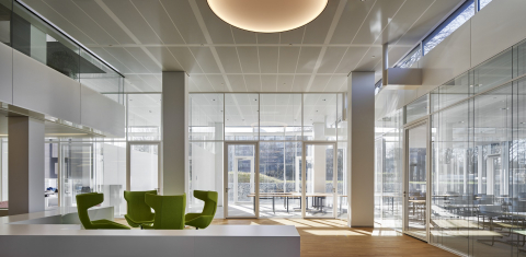 Extra high glass wall with double glazing