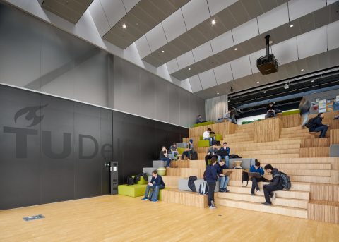 7 meter high glass wall at Pulse Delft