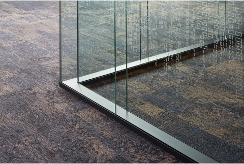 Corner detail double glass free standing office