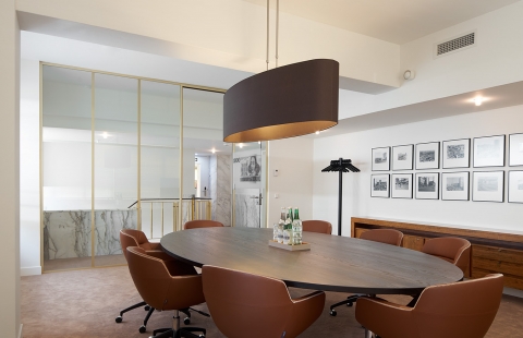 IQ-Single glass wall made of AluGold 01 colored frame