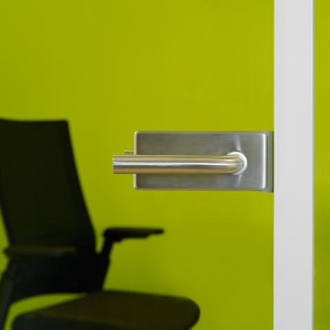 Horizontal glass door lock
