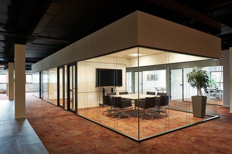 Double glass free standing office unit