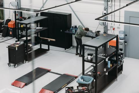 Man at work at Wraptor in Nootdorp