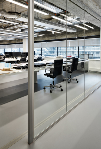 Office with partition wall of QbiQ