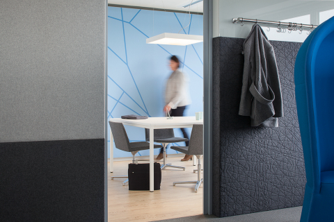 Solid wall with a DK42 doorframe 