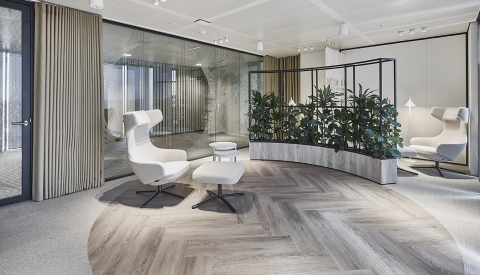 iQ Structural glass and iQ PRO Melamine inside an inovation room at BDO Rotterdam