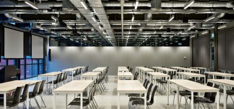A class room with glass partition walls of QbiQ