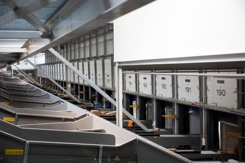 Distribution hall at DPD Oirschot