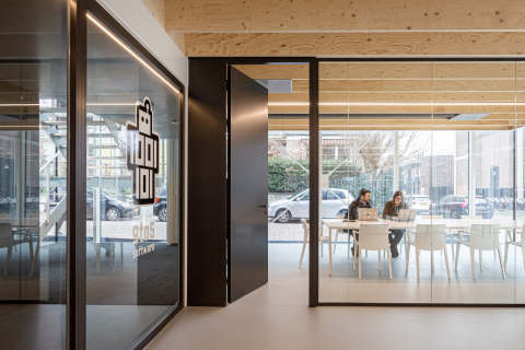 Meeting room with partition wall of QbiQ
