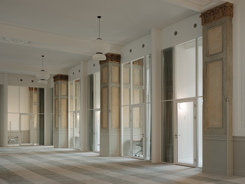 4 meter high glass partition at Adagio in Amsterdam