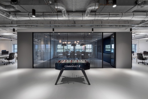 QbiQ Route 66 Bright partition at Commvault in Utrecht, Netherlands 