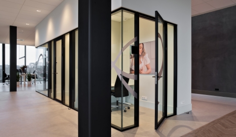 Consulting room with high sound insulation at Hunkemüller in Distribution Center in Almere
